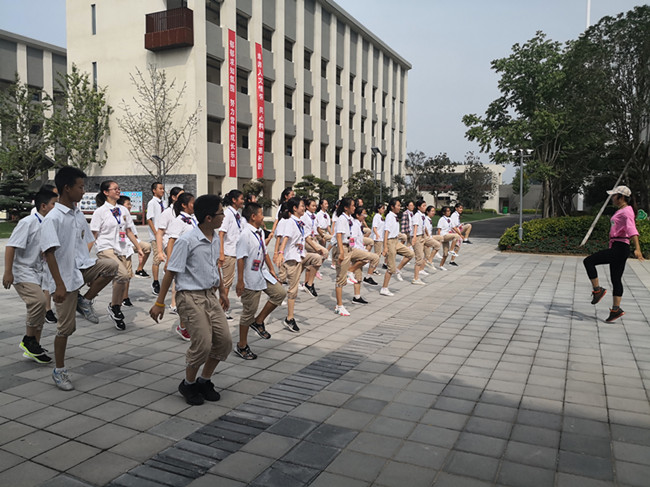 趙紅霞老師的《活力健美操》