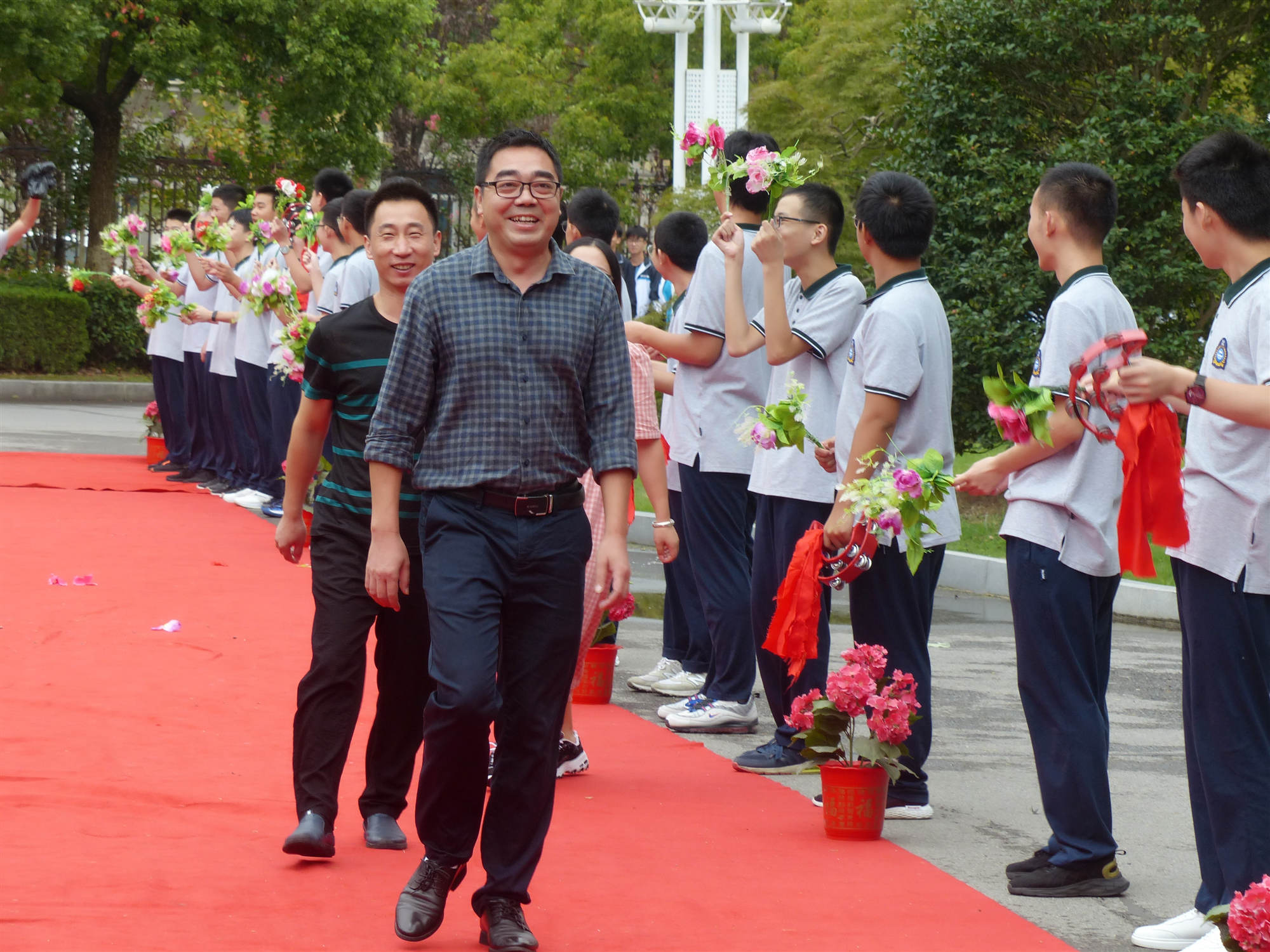 監(jiān)利中學召開2020年教師節(jié)慶祝暨表彰大會