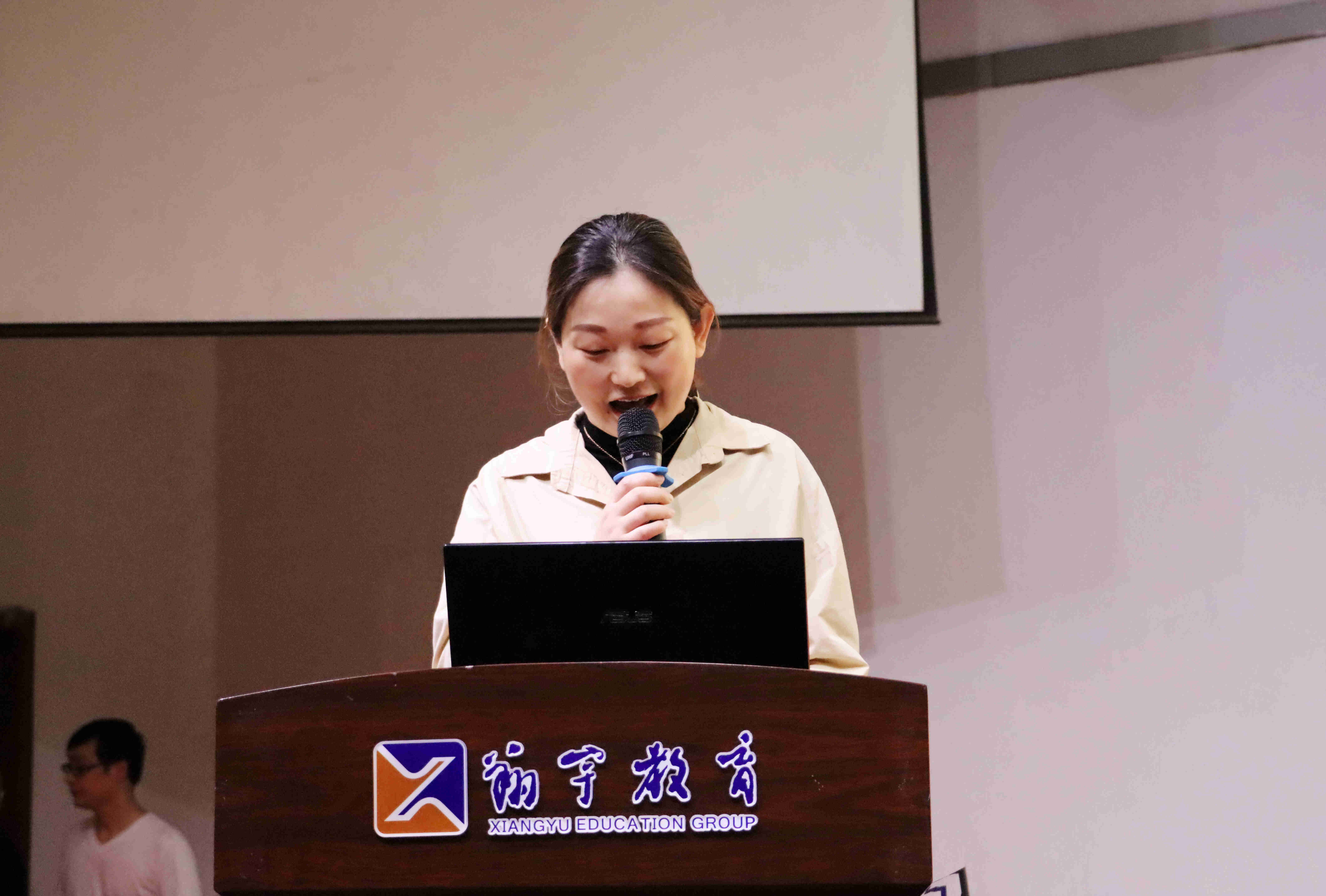 監(jiān)利中學(xué)舉行高三年級(jí)第三次質(zhì)檢表彰會(huì)