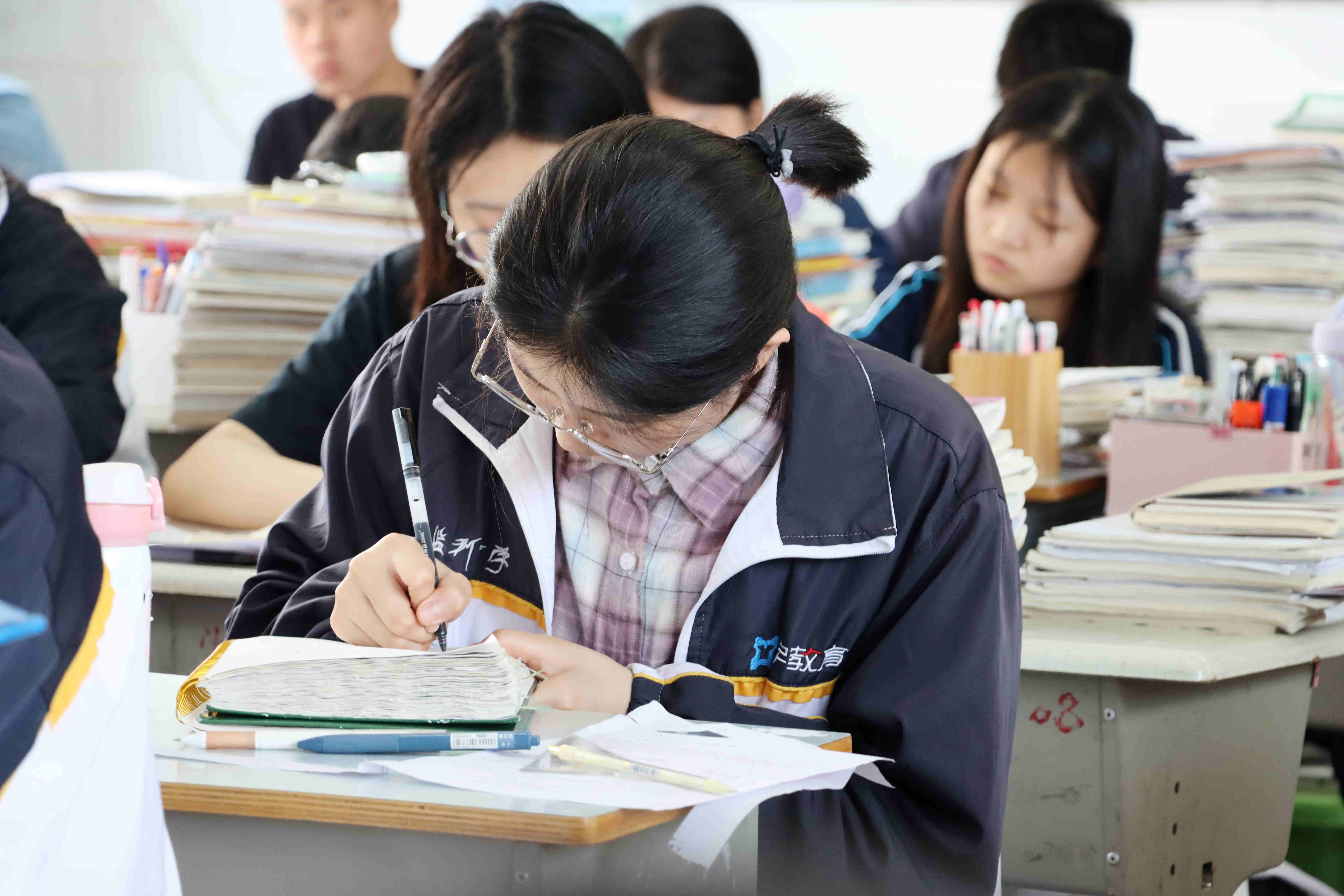 監(jiān)利中學:高三的一天