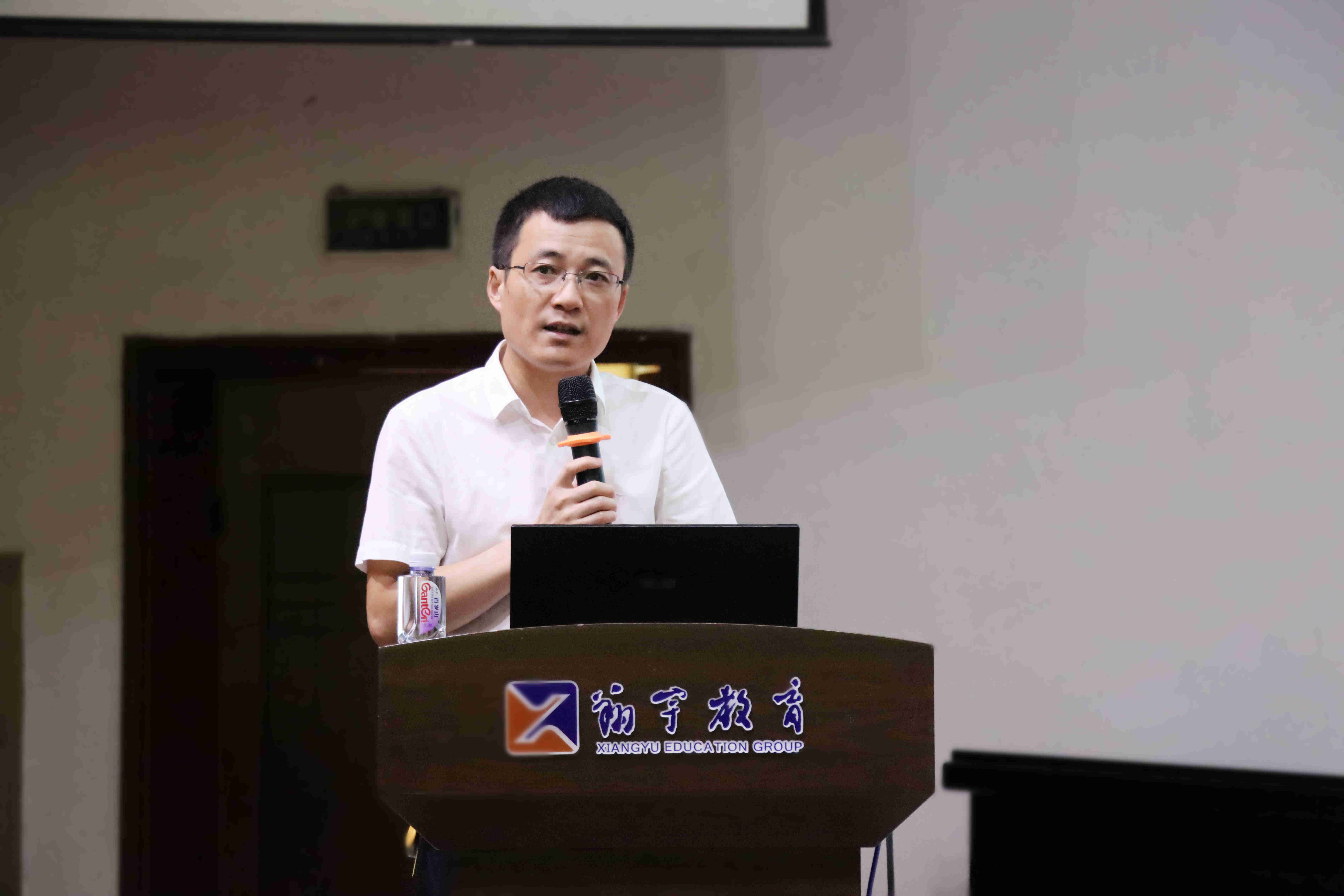 沙市第四中學(xué)教師團隊來監(jiān)利中學(xué)參觀交流
