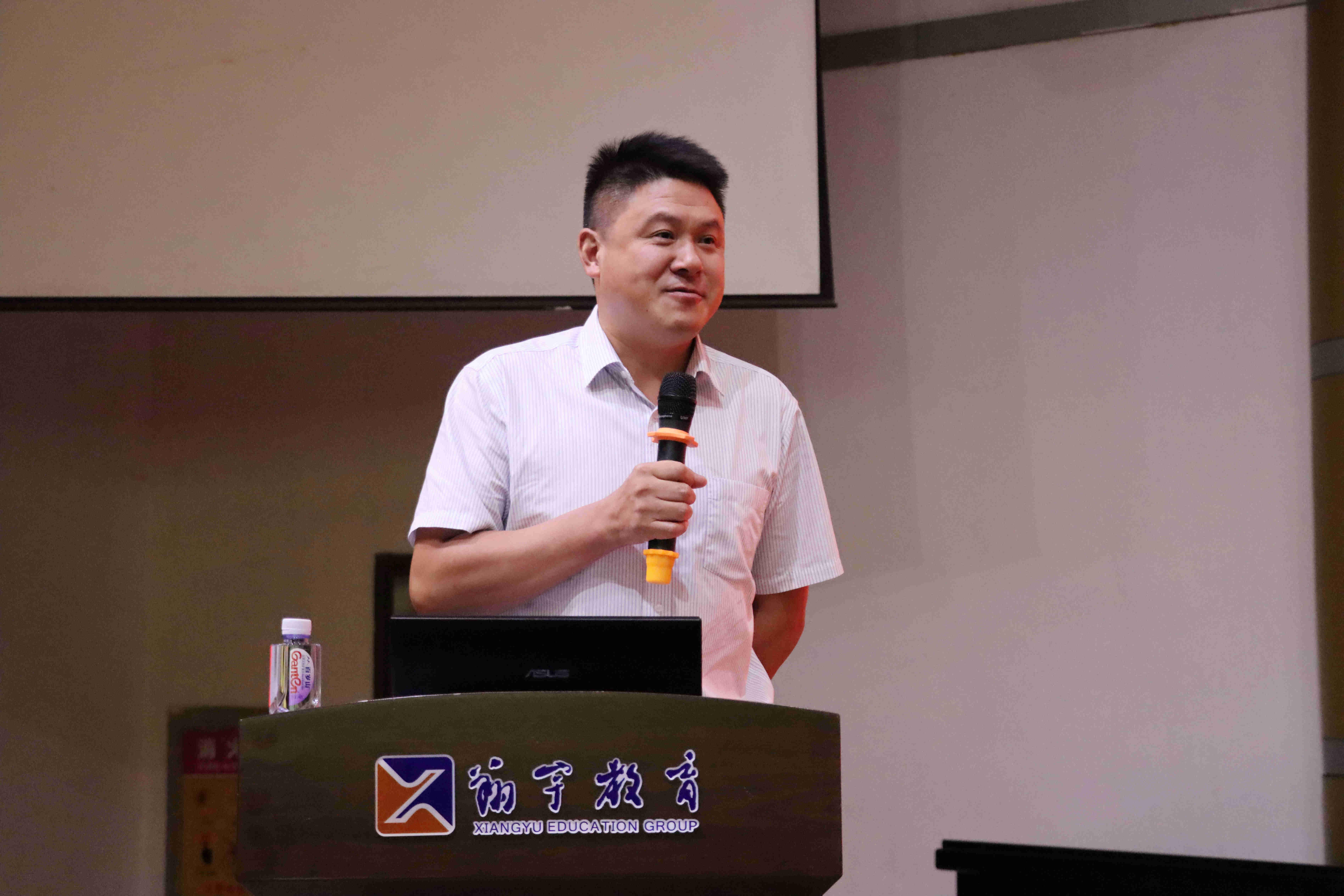 沙市第四中學(xué)教師團隊來監(jiān)利中學(xué)參觀交流