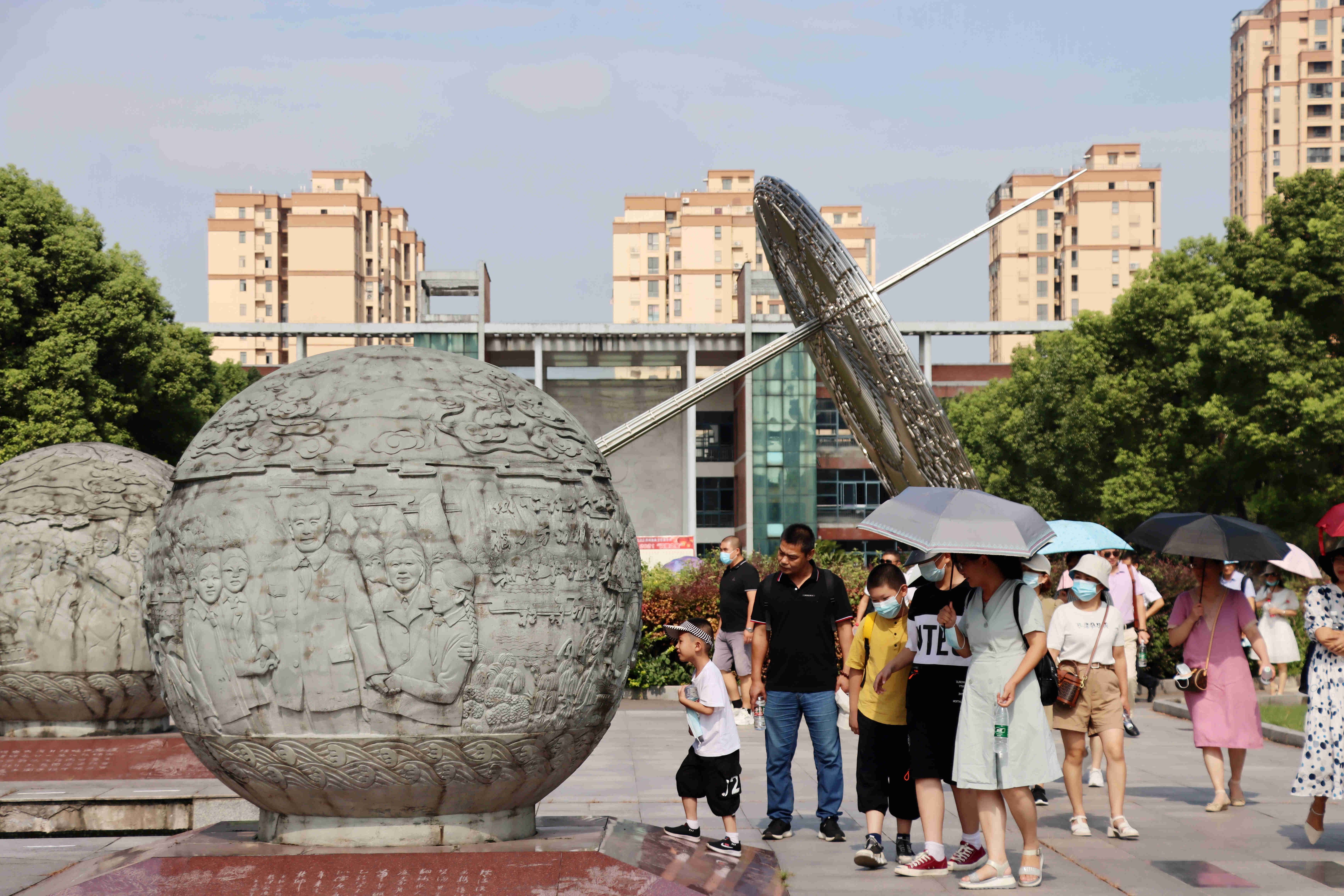沙市第四中學(xué)教師團隊來監(jiān)利中學(xué)參觀交流