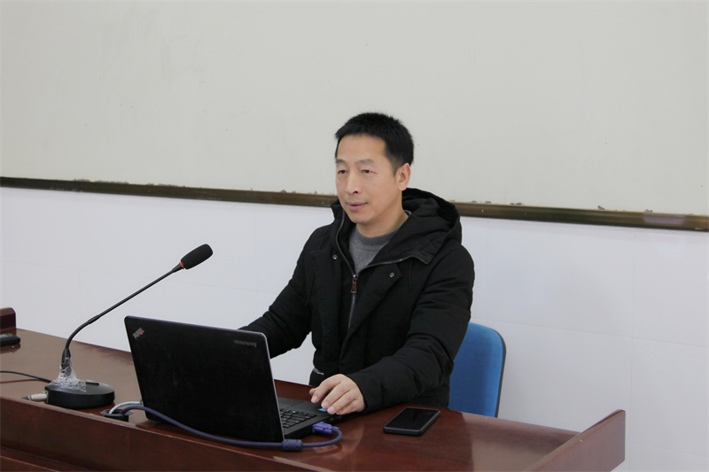 溫州翔宇初中部召開“青藍(lán)工程”專題會議